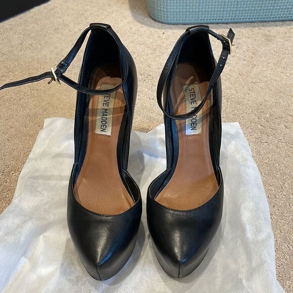 Steve Madden Black Pump Heels - Platform - Picture 1 of 3